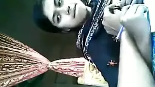 المجلد 13: أمهات مثيرة في فعل جنسي جماعي صريح