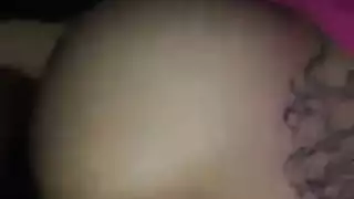 فتاة يمنية تأخذ قضيبين