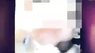 زي احتفالي يُخلع من أجل قضية جماعية إباحية مدفوعة