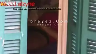 جارة جميلة نائمة: التجسس يؤدي إلى جنس شرجي عنيف