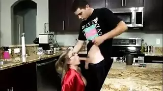 تريد مشهدة اباحية مع اخوه