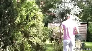 مراهقة تتحرش بجدها