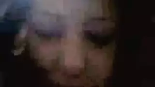 سباكة ممتلئة الجسم عاري الصدر