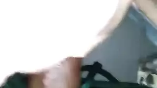 فتاة سودانية تأخذ قضيبًا ضخمًا في مشهد إباحي صريح