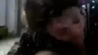 خيانة زوجية في الواقع: الجار يمارس الجنس مع امرأة متزوجة على الأرض