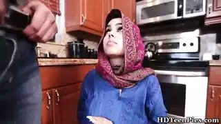 مراهقة عربية في جنس شرجي مع قضيب أمريكي ضخم إكس إكس إكس