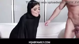 من مص إلى ركوب: مغامرة المراهق العربي الإباحية