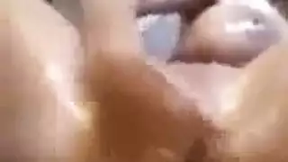 شقراوان تمارسان الجنس الصريح مع شرج مفتوح ومتعة مهبلية عميقة