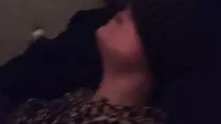 تلميذة تتعلم فن لعق الفرج في هذا المشهد الإباحي المثلي