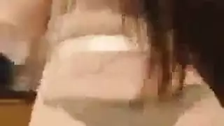 تقبيل هاردكور بجانب المسبح مع عاهرتين سمراوين