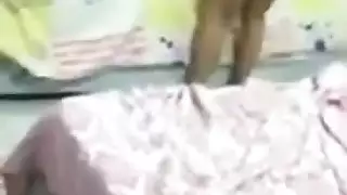 اخ ينام مع اخته عل سرير واحد