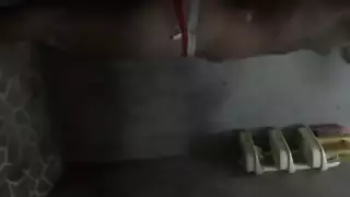 الشقراء تبلع القضيب بعمق في جبة كلابية شديدة