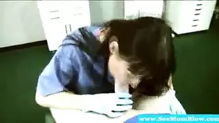 ٤ فتاة ذات أثداء كبيرة تمارس الجنس الصريح على قضيب سميك