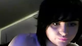 الفتيات الهواة المثيرات تستمعن بعملية إيلاج مزدوج