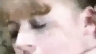 ثلاثي صريح: أختان تمت ممارستهما مع رجل مثار