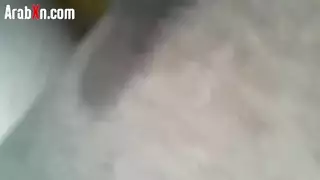 تدخل قضيب لفتح كسها لاول مره ويخرج ادم مولم